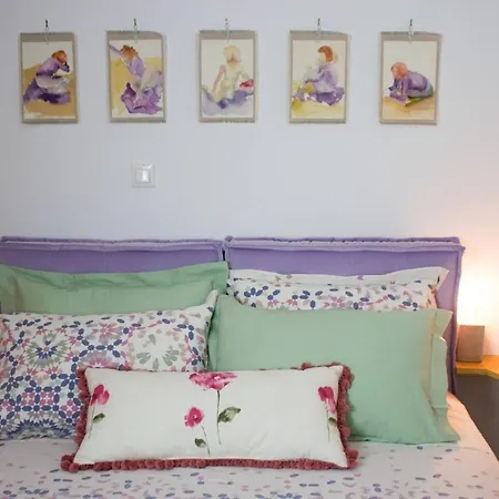 *central Acropolis* Sleep In An Artist's Athens