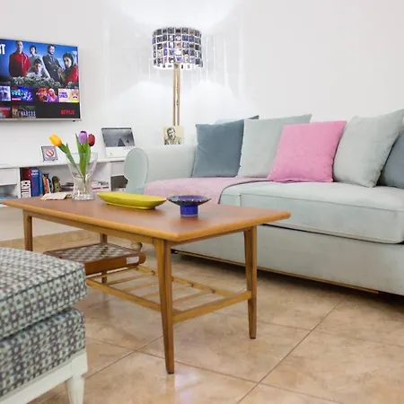 *central Acropolis* Sleep In An Artist's Apartment Athens